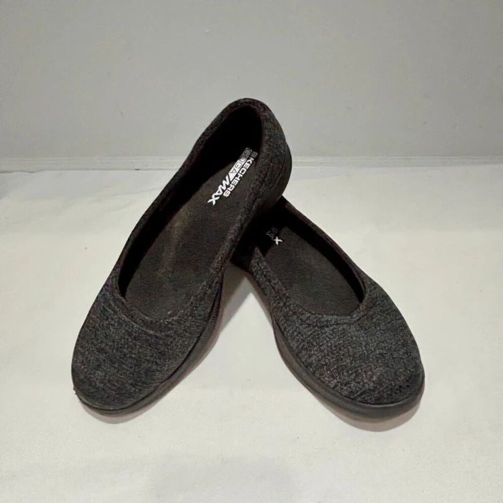 NEW Skechers GOwalk Goga Max shoes Size 7.5